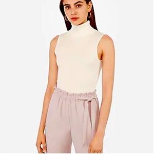 Express Turtleneck Sleeveless Fitted Sweater in White Cream - Small